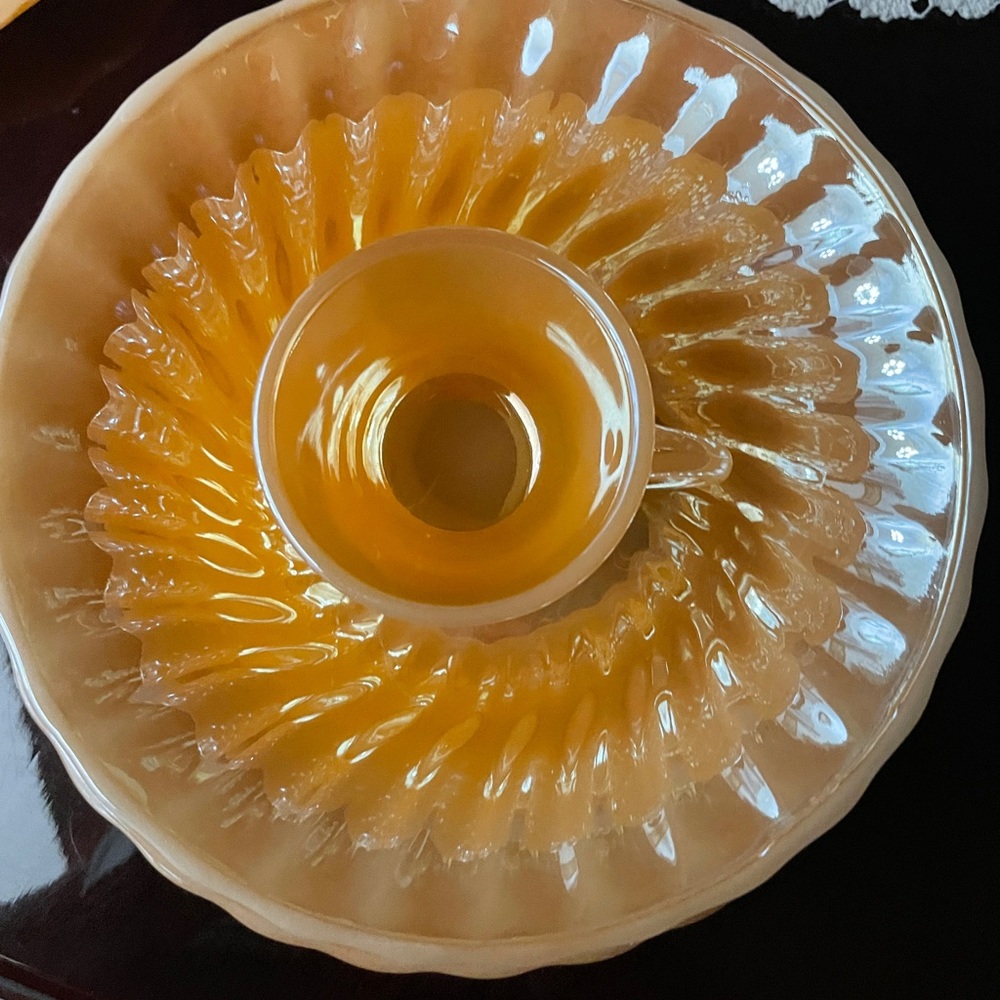 Anchor Hocking Peach Lustre Fish Scale Cup Dish set